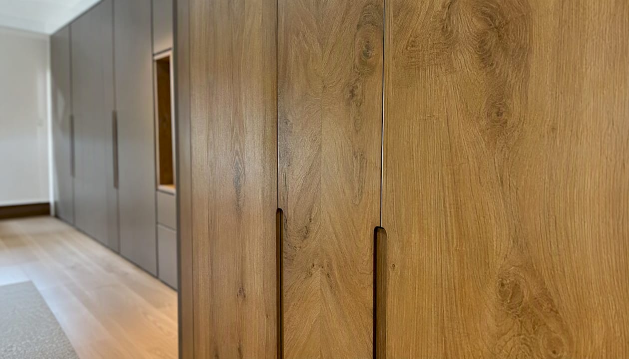Bookmatched oak veneer wardrobe door close-up