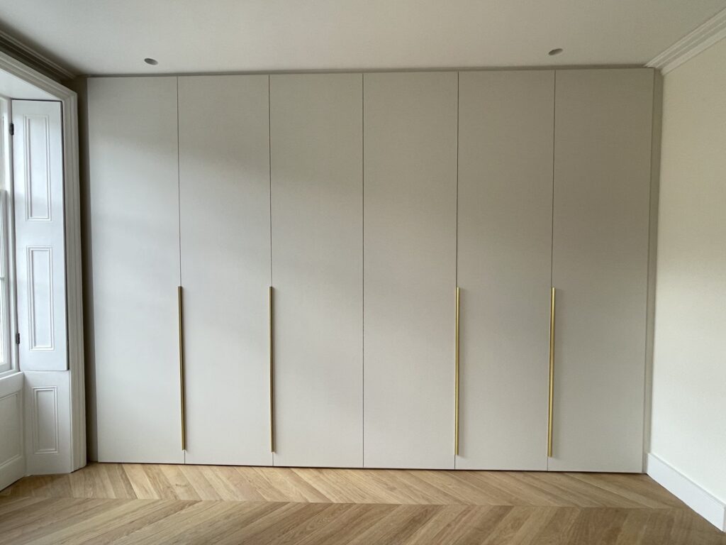 Designing a Functional Utility Room with Durable Worktops and Coordinated Style